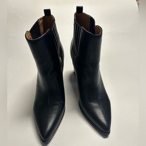 Indigo rd. Black Boot